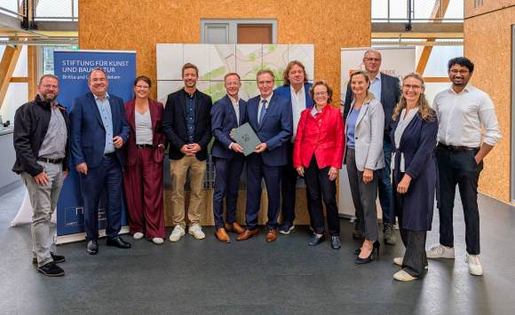 Förderbescheid für die Neugestaltung des Poolplatzes in Merzenich