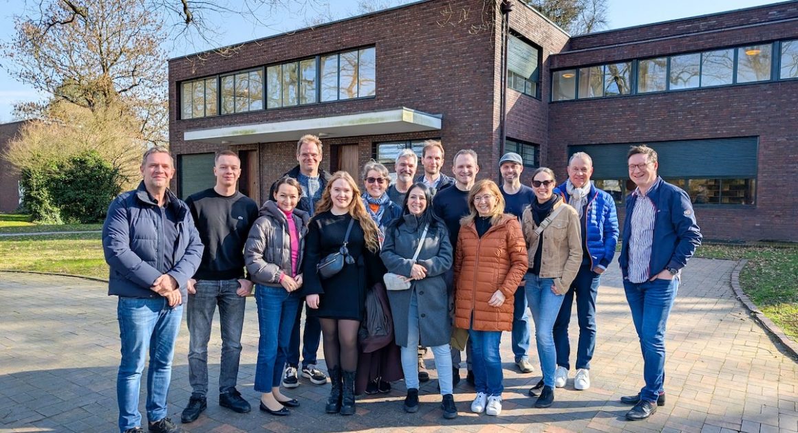 Gemeinsame Exkursion: Haus Lange und Haus Esters von Mies van der Rohe und Lilly Reich